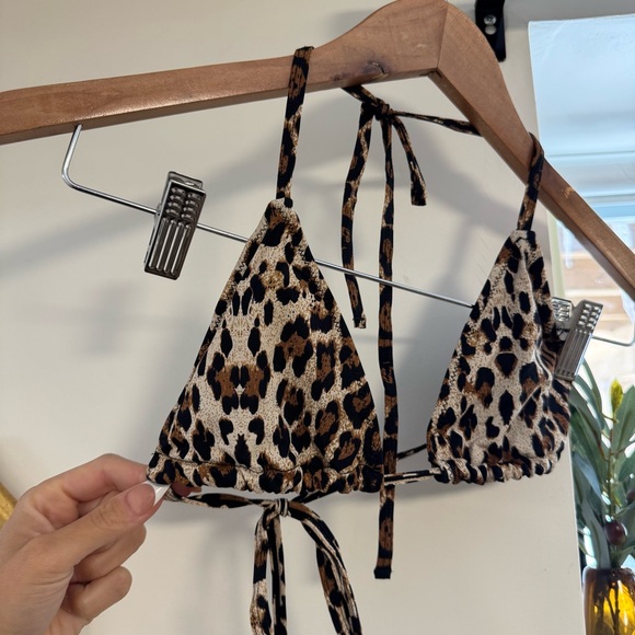 437 ‘The Sanders’ Bikini Top - Cheetah Print NEW - Picture 3 of 5